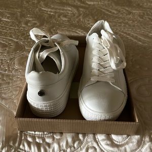 Hanly Steve Madden white platform sneakers NWT size 8.5